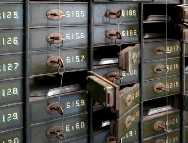 Θυρίδες στις τράπεζες: Πότε είναι ασφαλείς, πότε θα χάσετε τα πάντα;